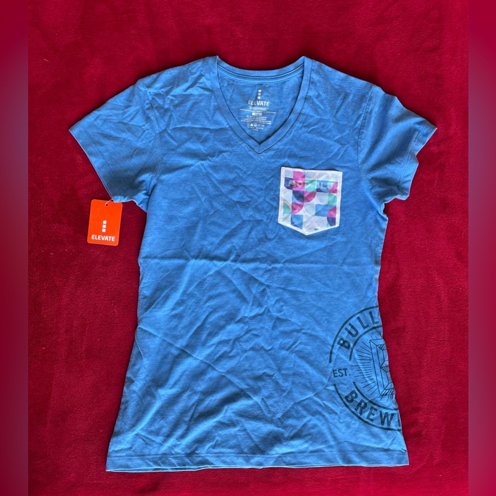 NWT Elevate Women's Short Sleeve V-Neck "Mod Blu" Pullover Blue Top Tee Size: M